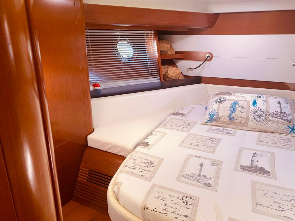 BENETEAU MONTECARLO 42 HT