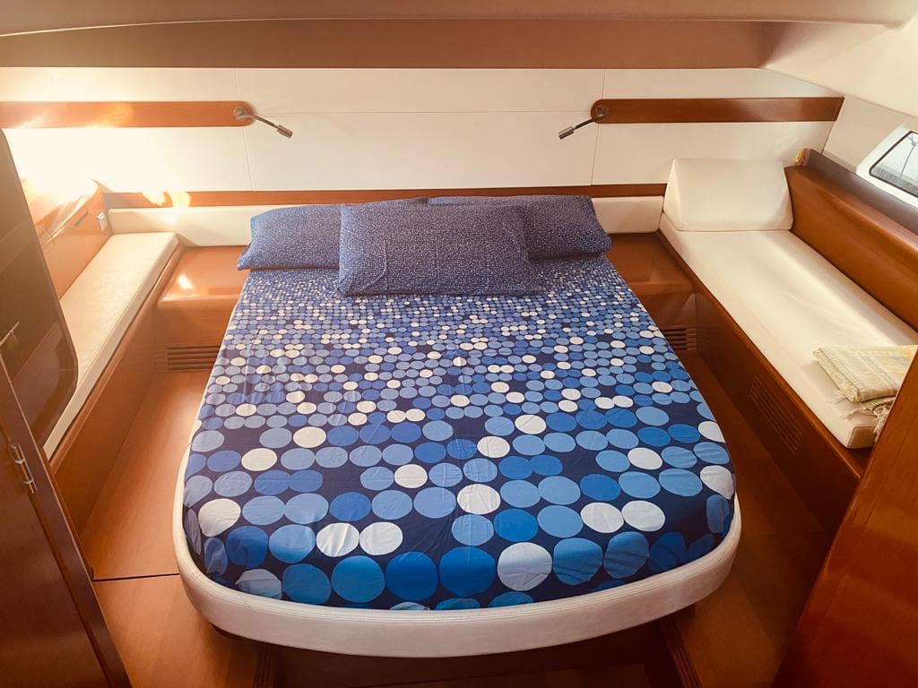 BENETEAU MONTECARLO 42 HT