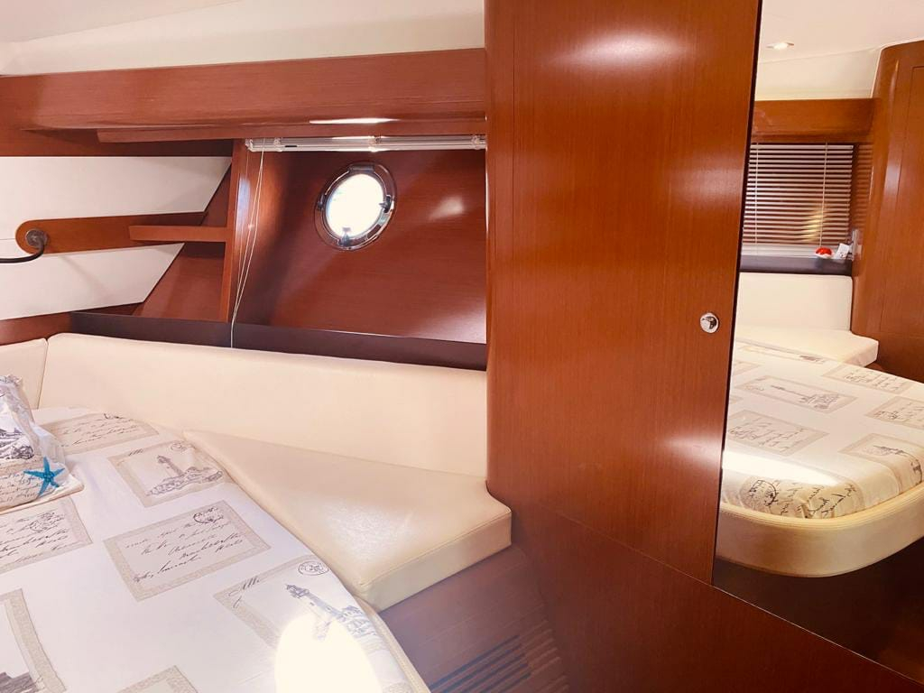 BENETEAU MONTECARLO 42 HT
