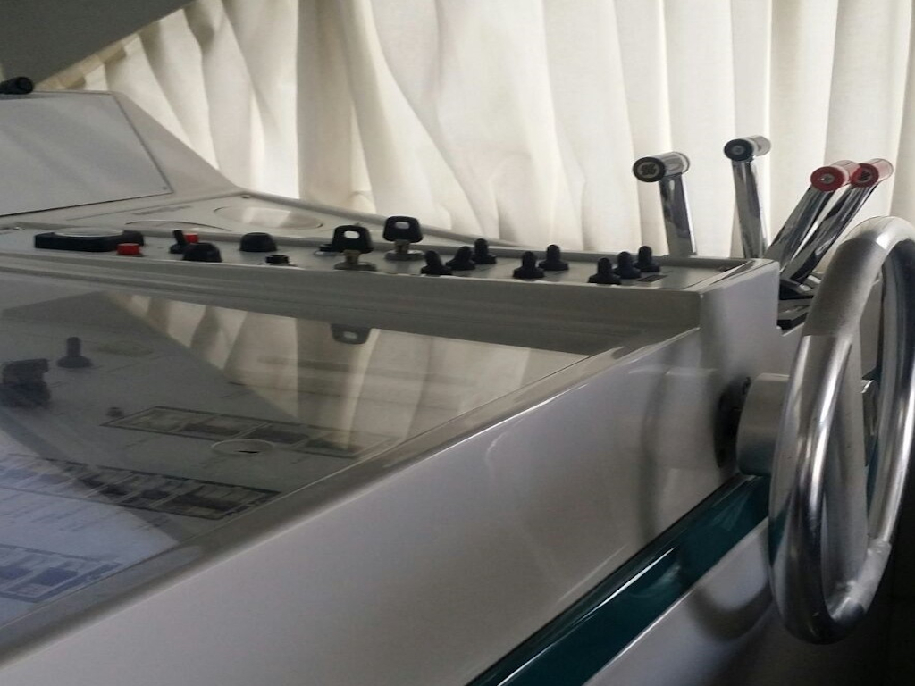 FERRETTI 36 FLY