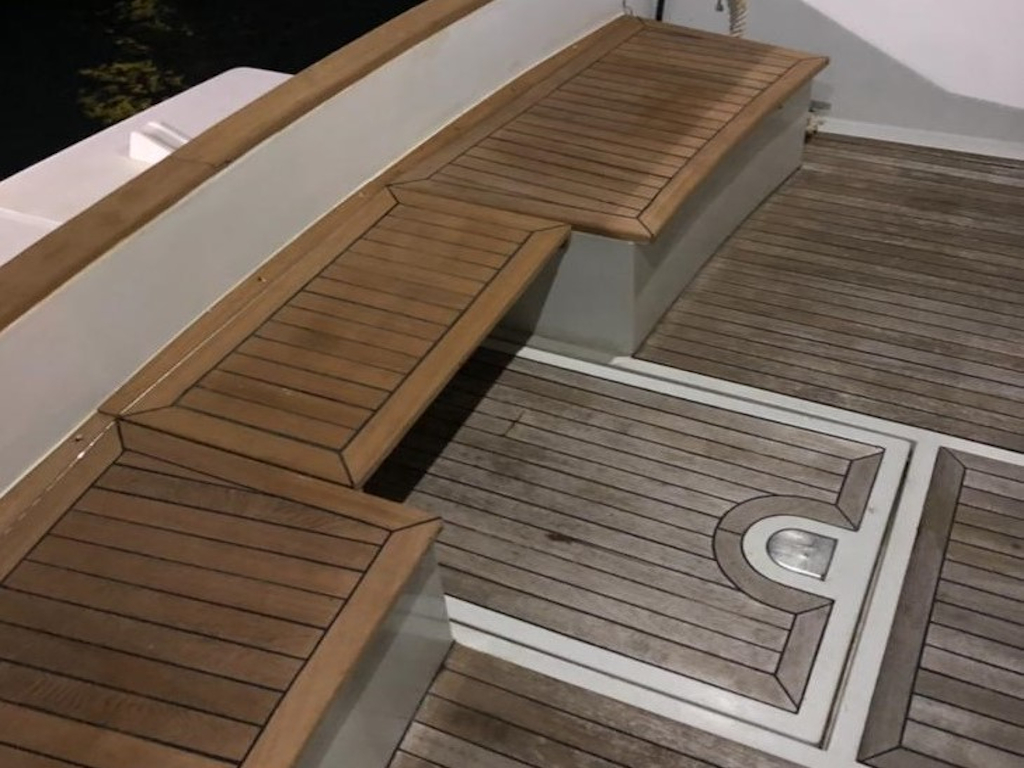 FERRETTI 36 FLY