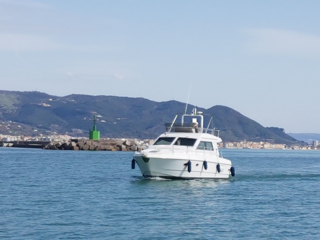 FERRETTI 36 FLY