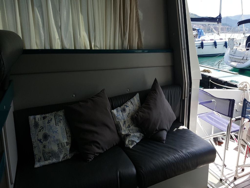 FERRETTI 36 FLY