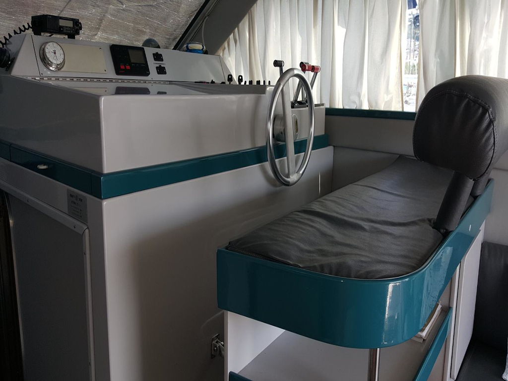 FERRETTI 36 FLY